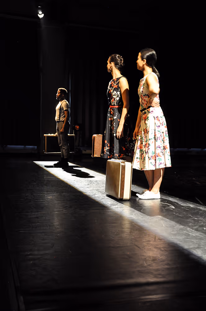 5 minuten verspätung - dancers performing the choreography